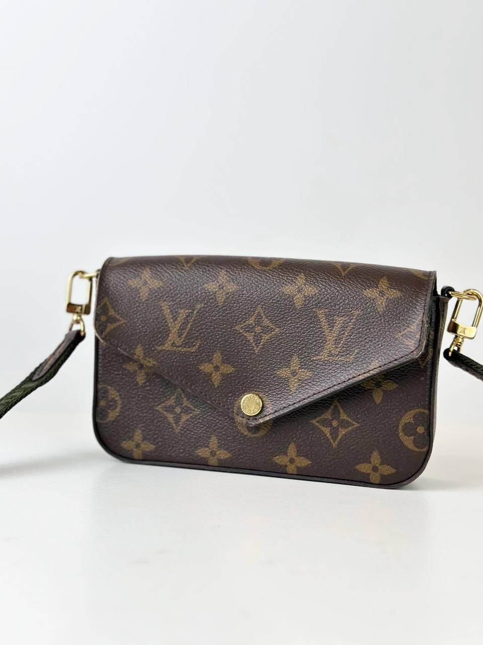 LOUIS VUITTON FELICIE STRAP AND GO MONOGRAM CROSSBODY BAG