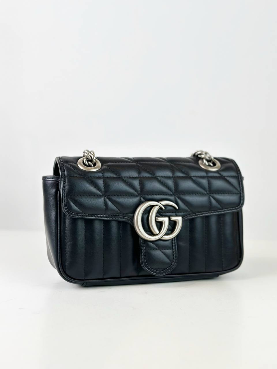 GUCCI GG MARMONT MATELASSE ARIA BLACK SMALL SHOULDER BAG