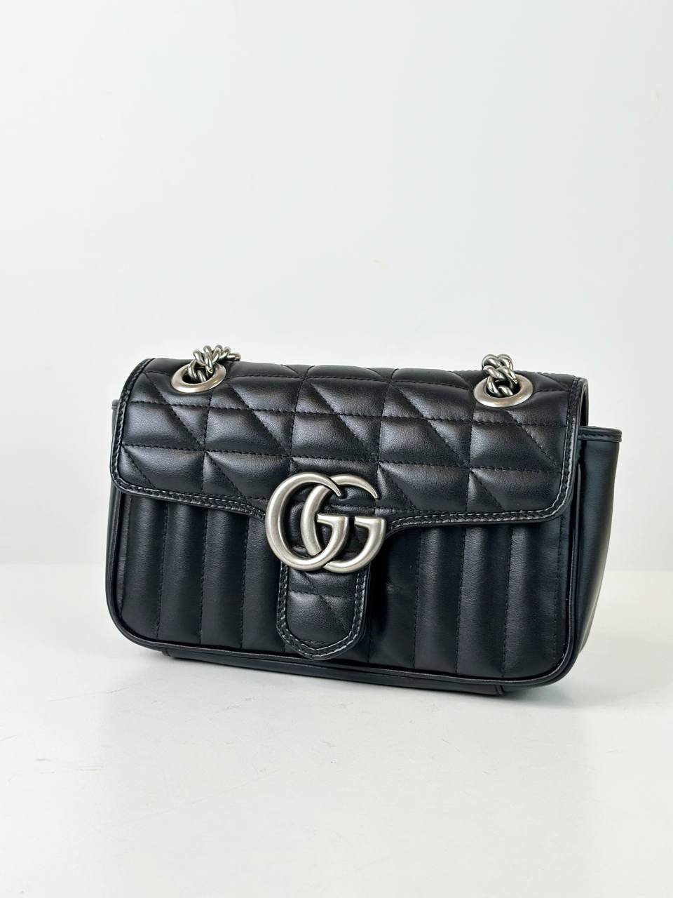 GUCCI GG MARMONT MATELASSE ARIA BLACK SMALL SHOULDER BAG