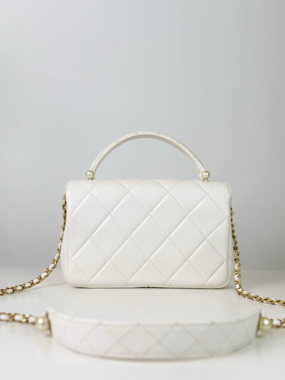 CHANEL 25P FLAP WHITE PEARL HANDLE CROSSBODY BAG GHW
