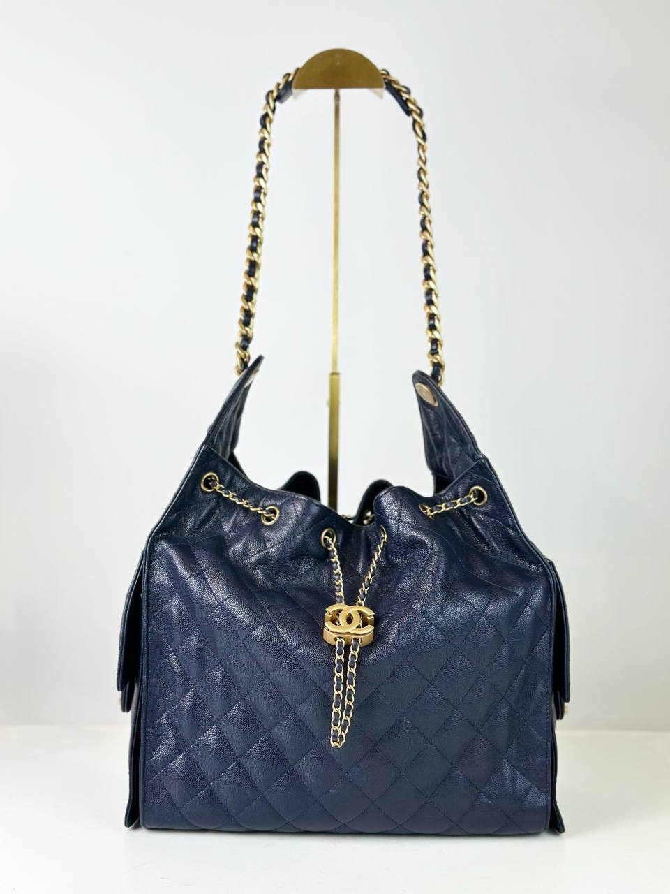 CHANEL 25 CAVIAR NAVY BLUE HOBO SHOULDER BAG