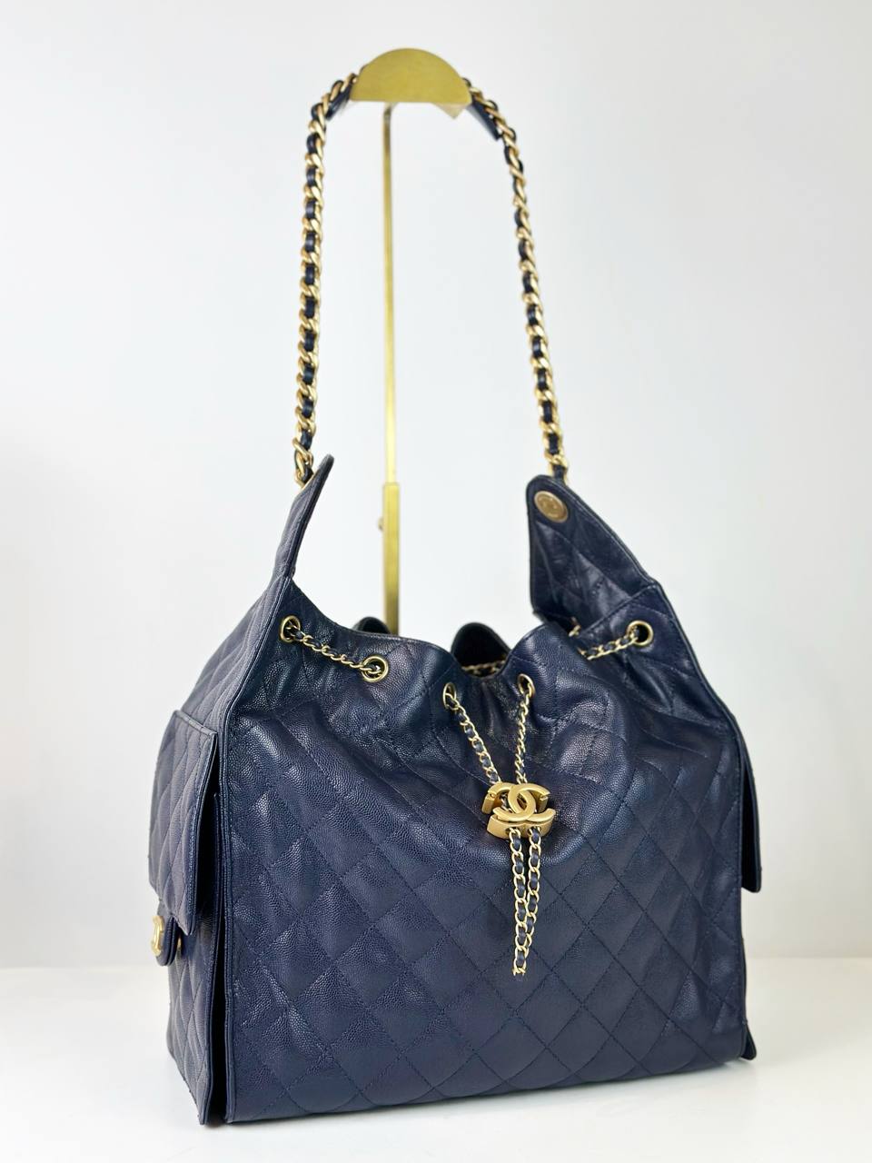CHANEL 25 CAVIAR NAVY BLUE HOBO SHOULDER BAG