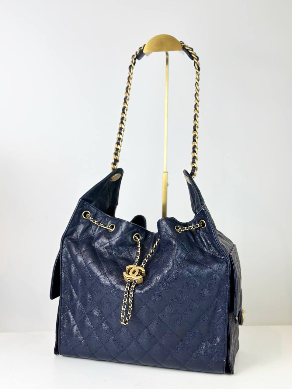 CHANEL 25 CAVIAR NAVY BLUE HOBO SHOULDER BAG