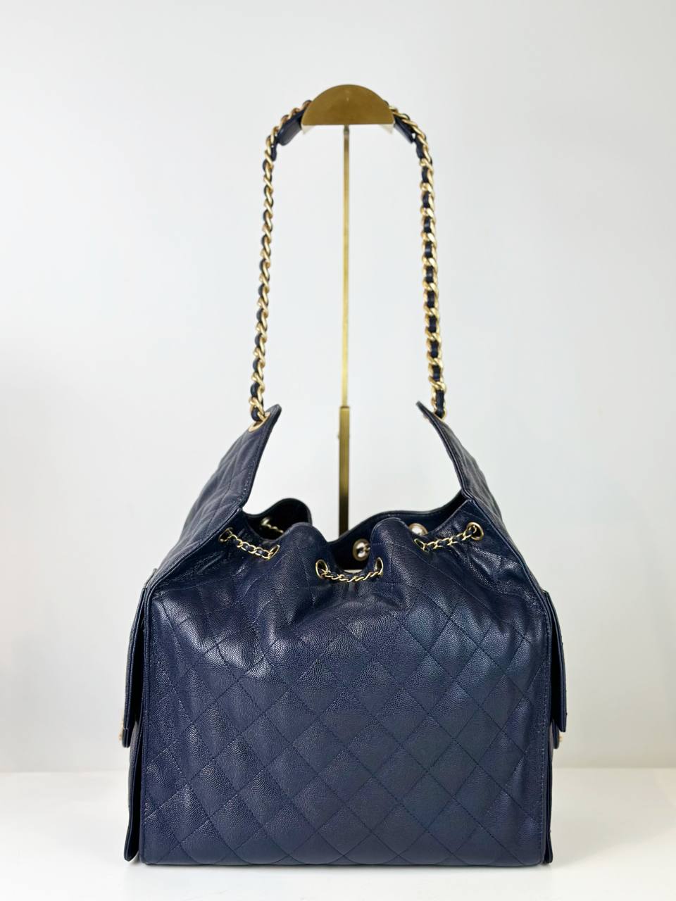 CHANEL 25 CAVIAR NAVY BLUE HOBO SHOULDER BAG