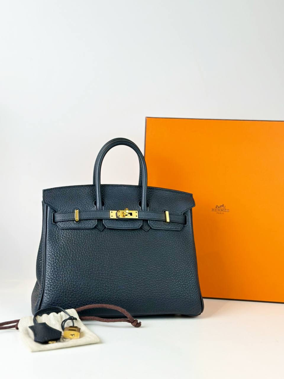 HERMES BIRKIN 25 NOIR HANDBAG GHW