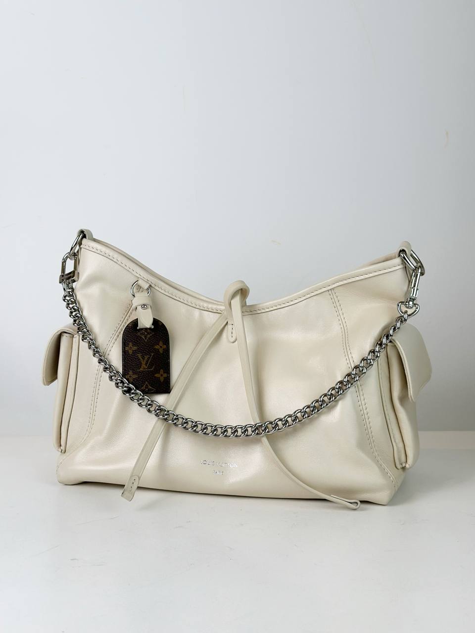 LOUIS VUITTON CARRYALL CARGO VIBE PM WHITE CROSSBODY BAG