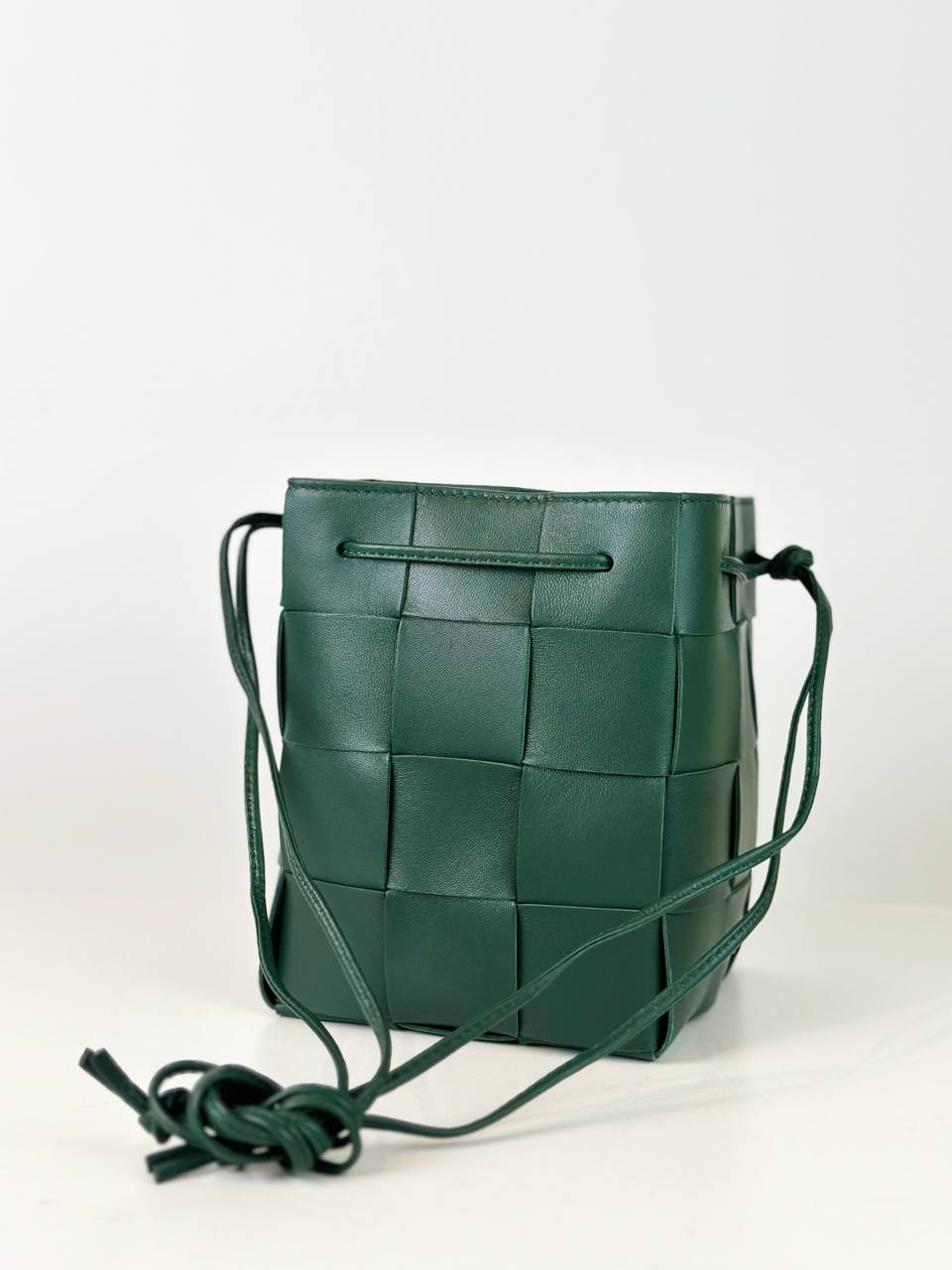 BOTTEGA VENETA SMALL CASSETTE GREEN BUCKET BAG