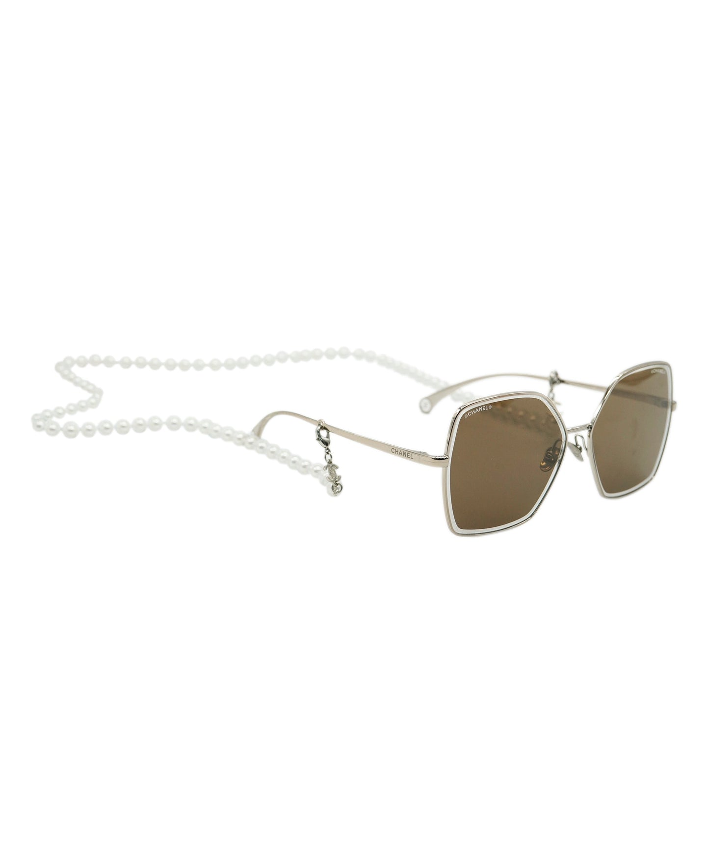 Chanel Butterfly sunglasses with removable necklace, brand new with purse and   original invoice DBXS3370