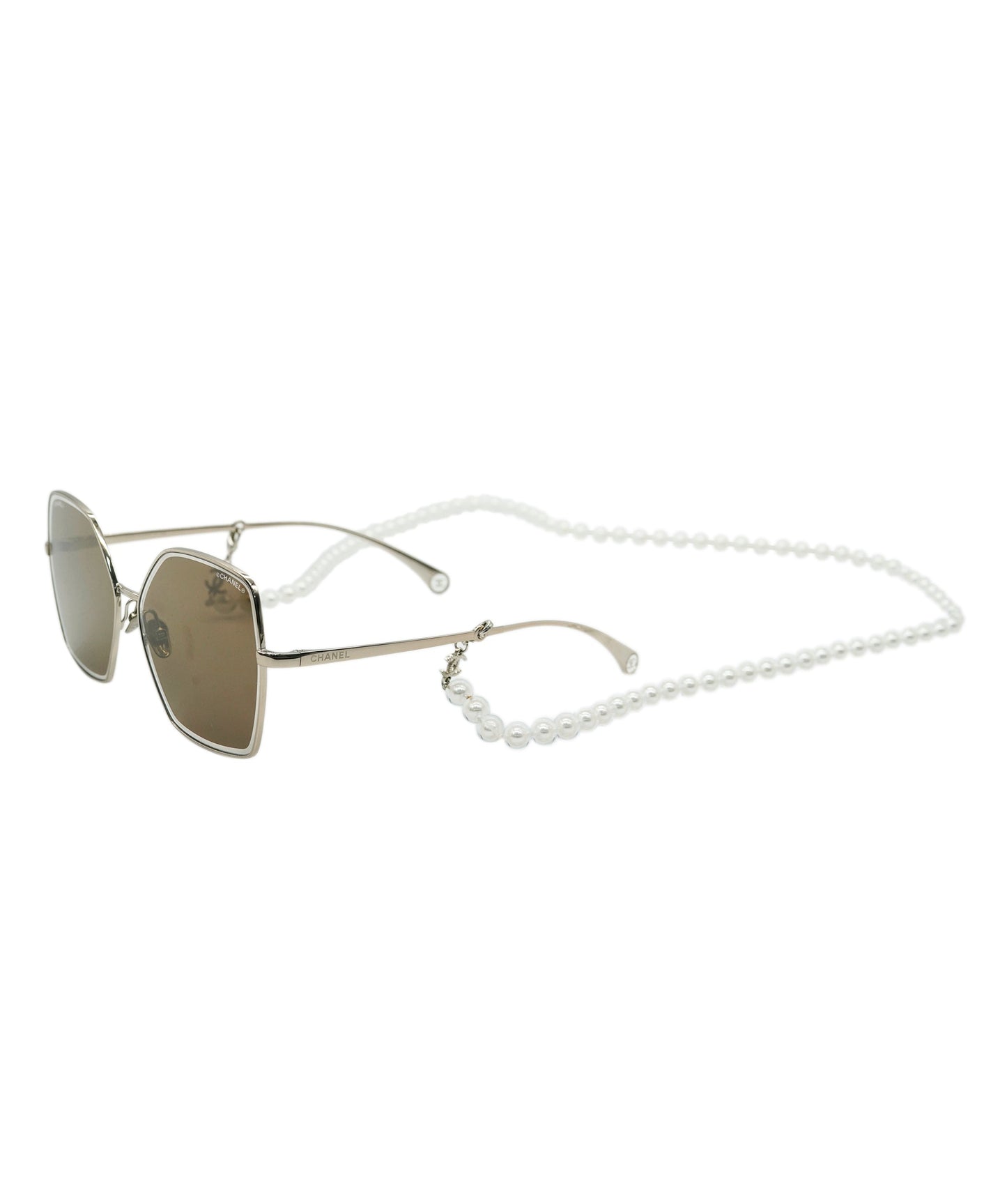 Chanel Butterfly sunglasses with removable necklace, brand new with purse and   original invoice DBXS3370