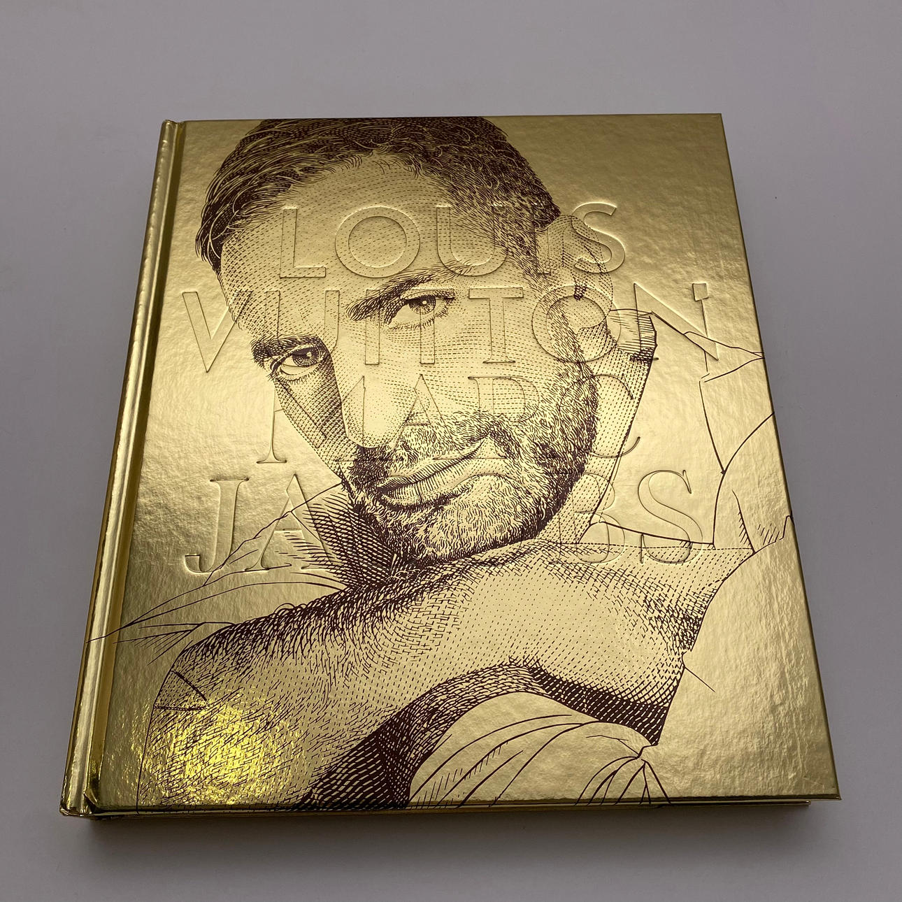 LOUIS VUITTON MARC JACOBS HARDCOVER BOOK