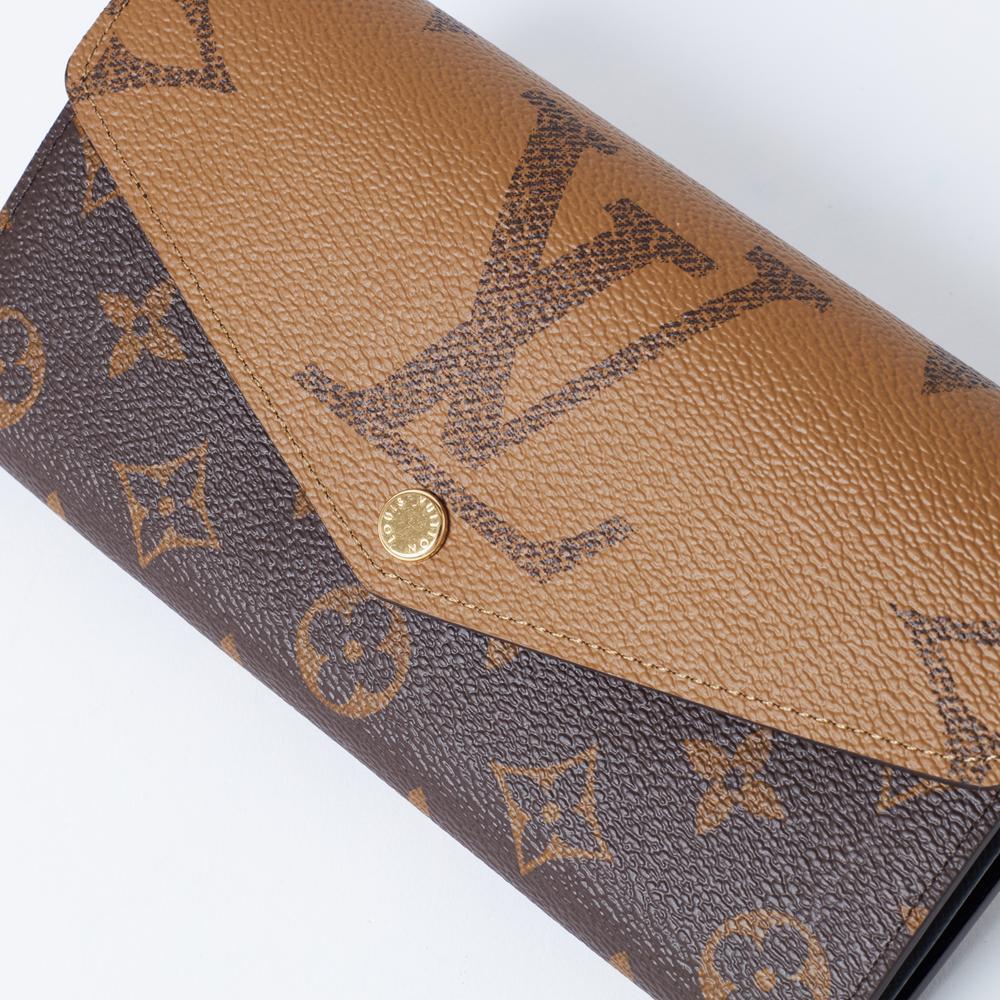 LOUIS VUITTON REVERSE GIANT MONOGRAM SARAH WALLET