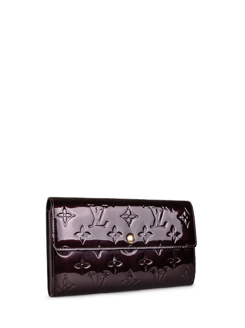 LOUIS VUITTON MONOGRAM VERNIS SARAH WALLET IN AMARANTE
