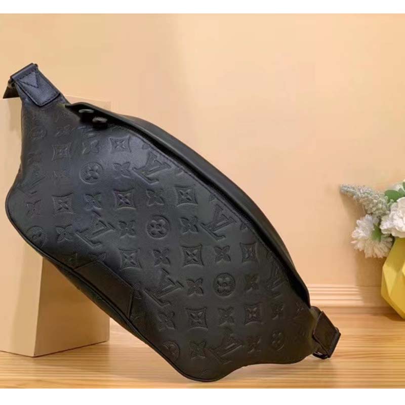 Louis Vuitton LV Unisex Discovery Bumbag PM Monogram Shadow Calf Cowhide Leather