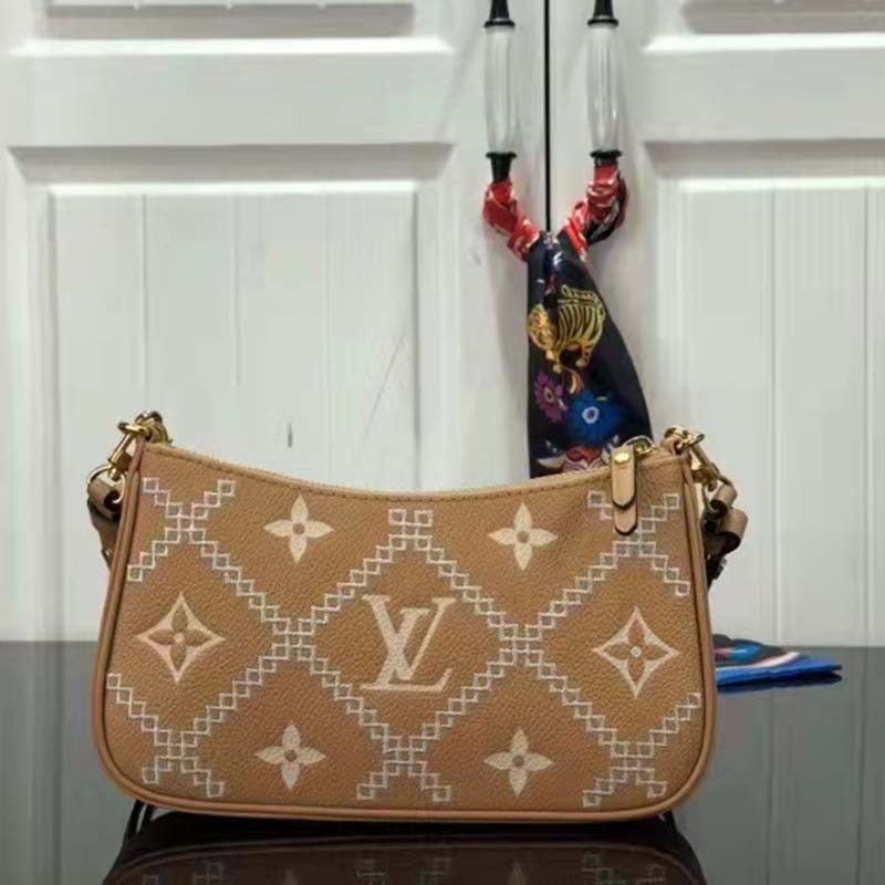 Louis Vuitton LV Women Easy Pouch On Strap Beige Monogram Supple Grained Cowhide Clutch