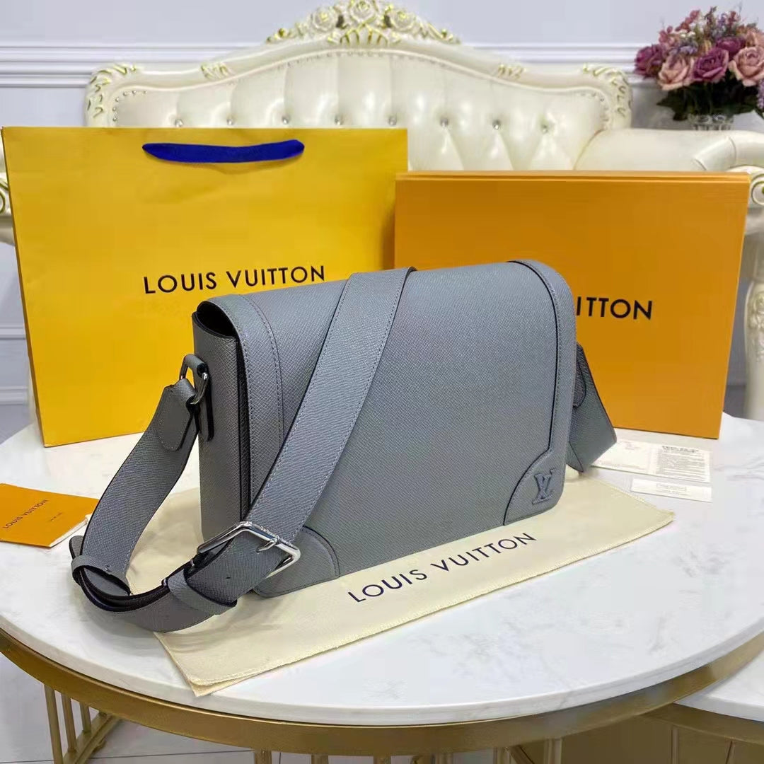 Louis Vuitton LV Unisex New Flap Messenger Grey Taiga Cowhide Leather Handbag