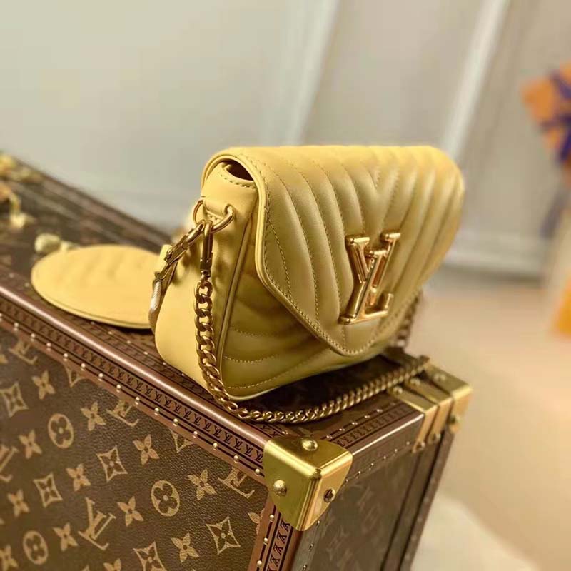 Louis Vuitton LV Women New Wave Multi-Pochette Brown Smooth Cowhide Leather Clutch