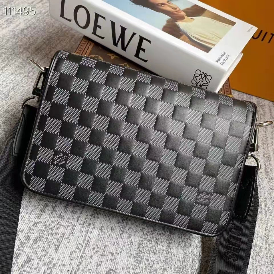 Louis Vuitton LV Unisex Studio Messenger Onyx Damier Infini Leather Cowhide Leather Handbag