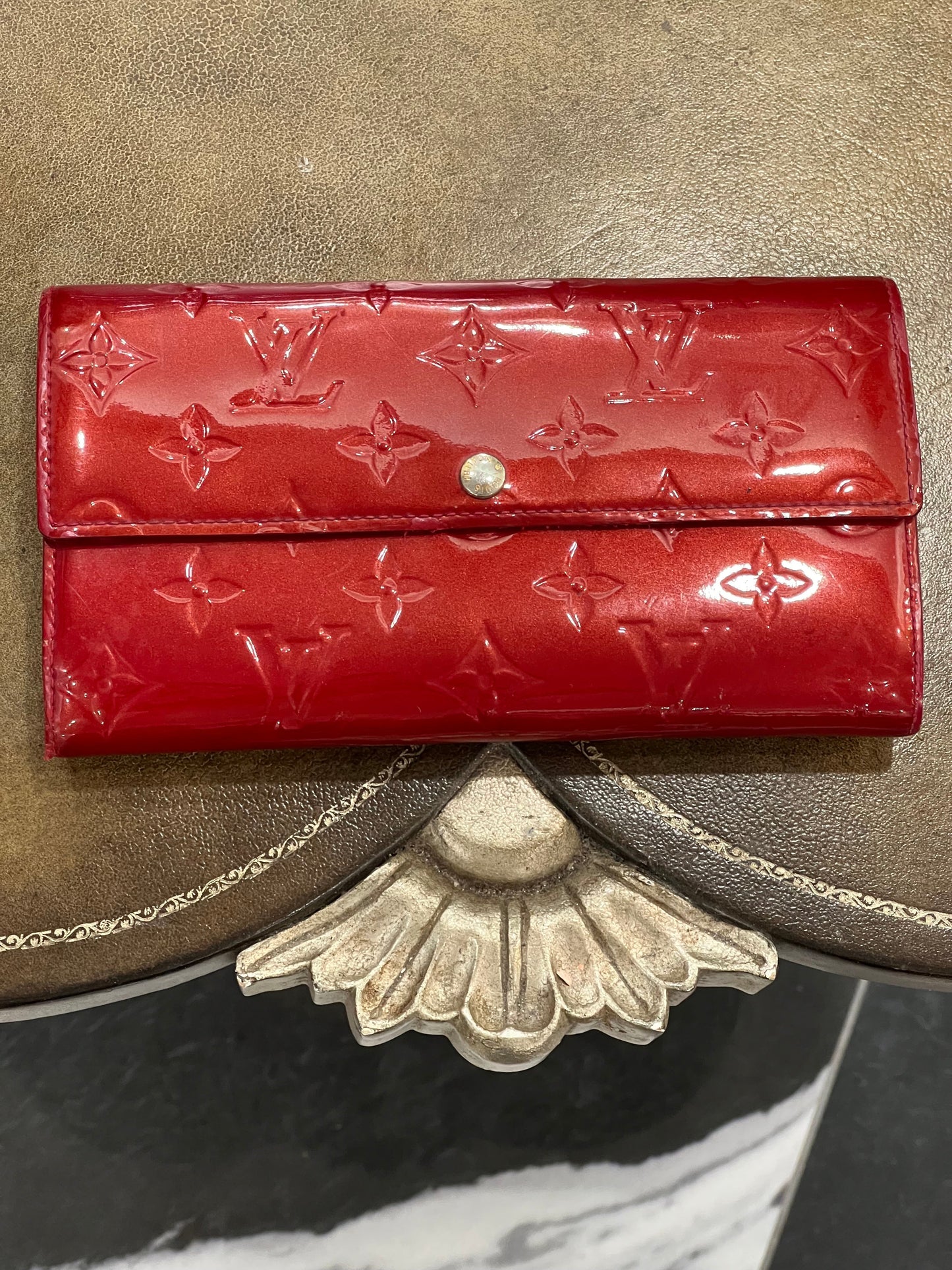 LOUIS VUITTON MONOGRAM VERNIS SARAH WALLET
