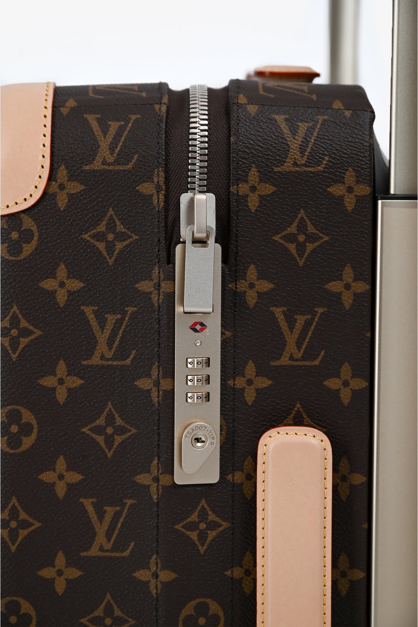 Louis Vuitton 2025 Monogram Horizon 50 Rolling Luggage
