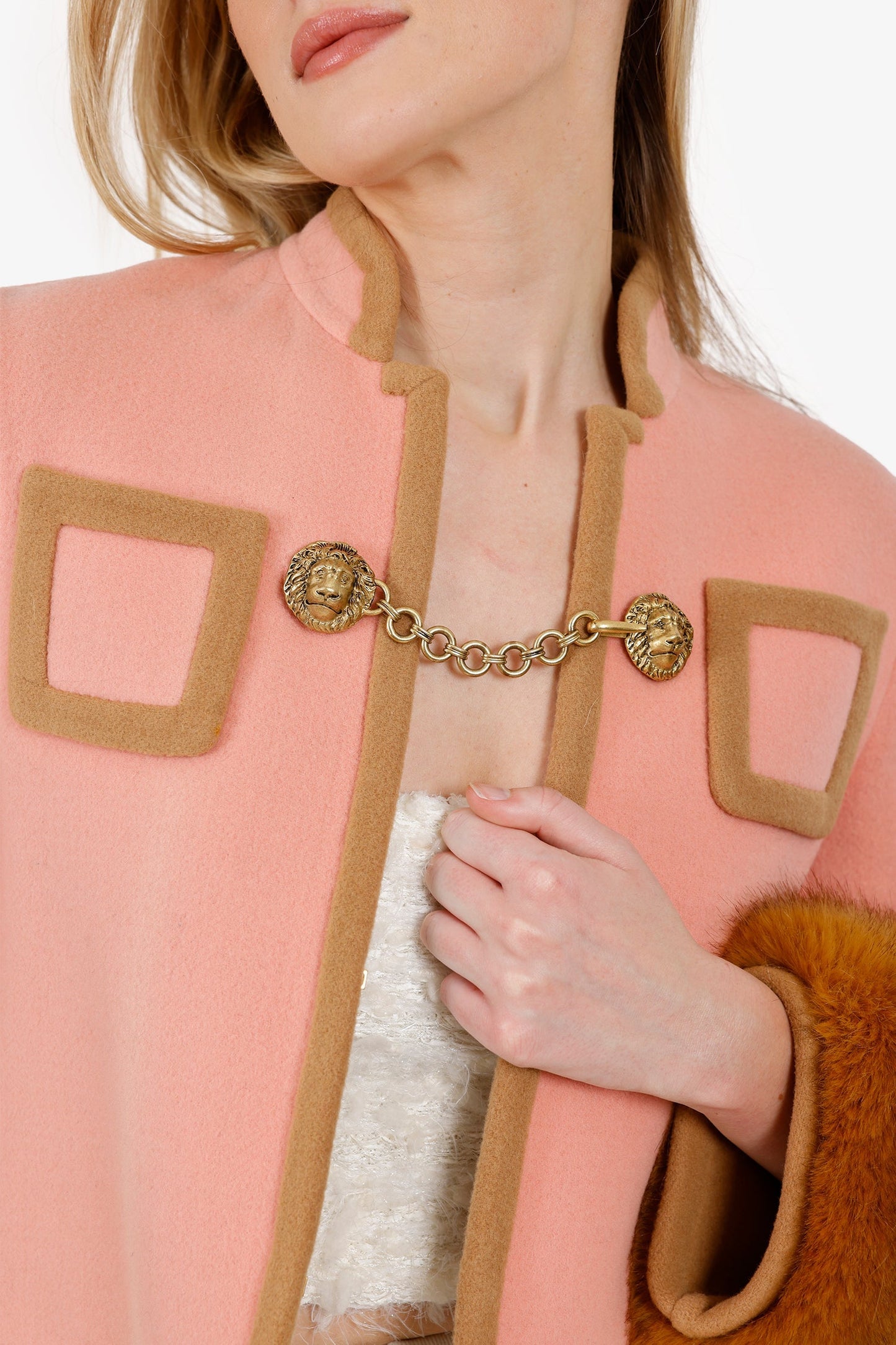 Gucci Pink Wool Lion Head Buckle Detail Coat With Fur Size 42