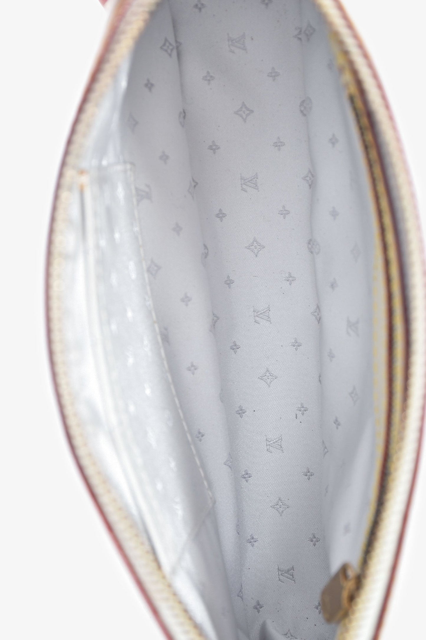 Louis Vuitton 2008 Off White Suhali Leather Lockit Clutch