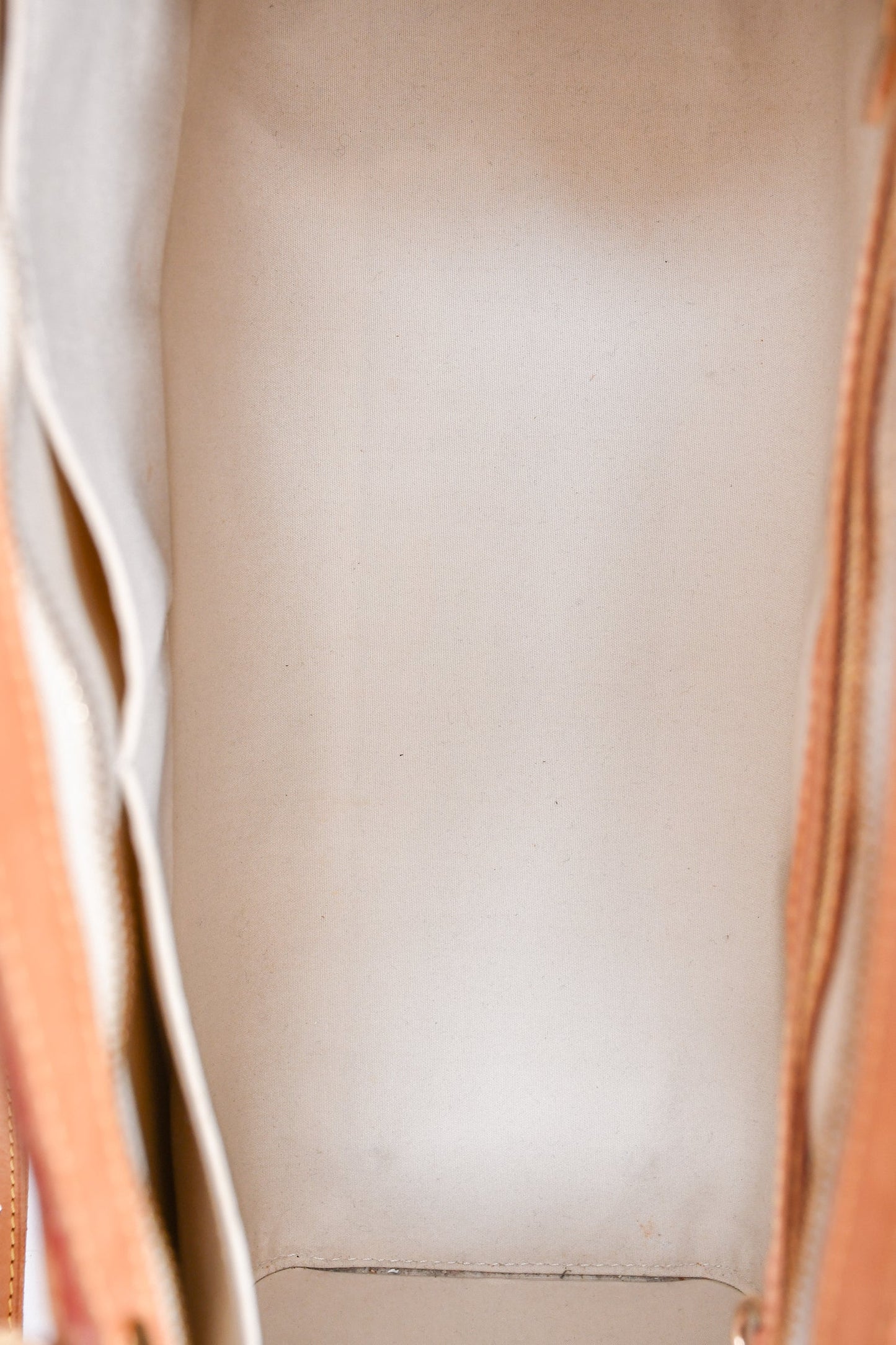 Louis Vuitton 2012 Beige Vernis Brea GM Top Handle Bag