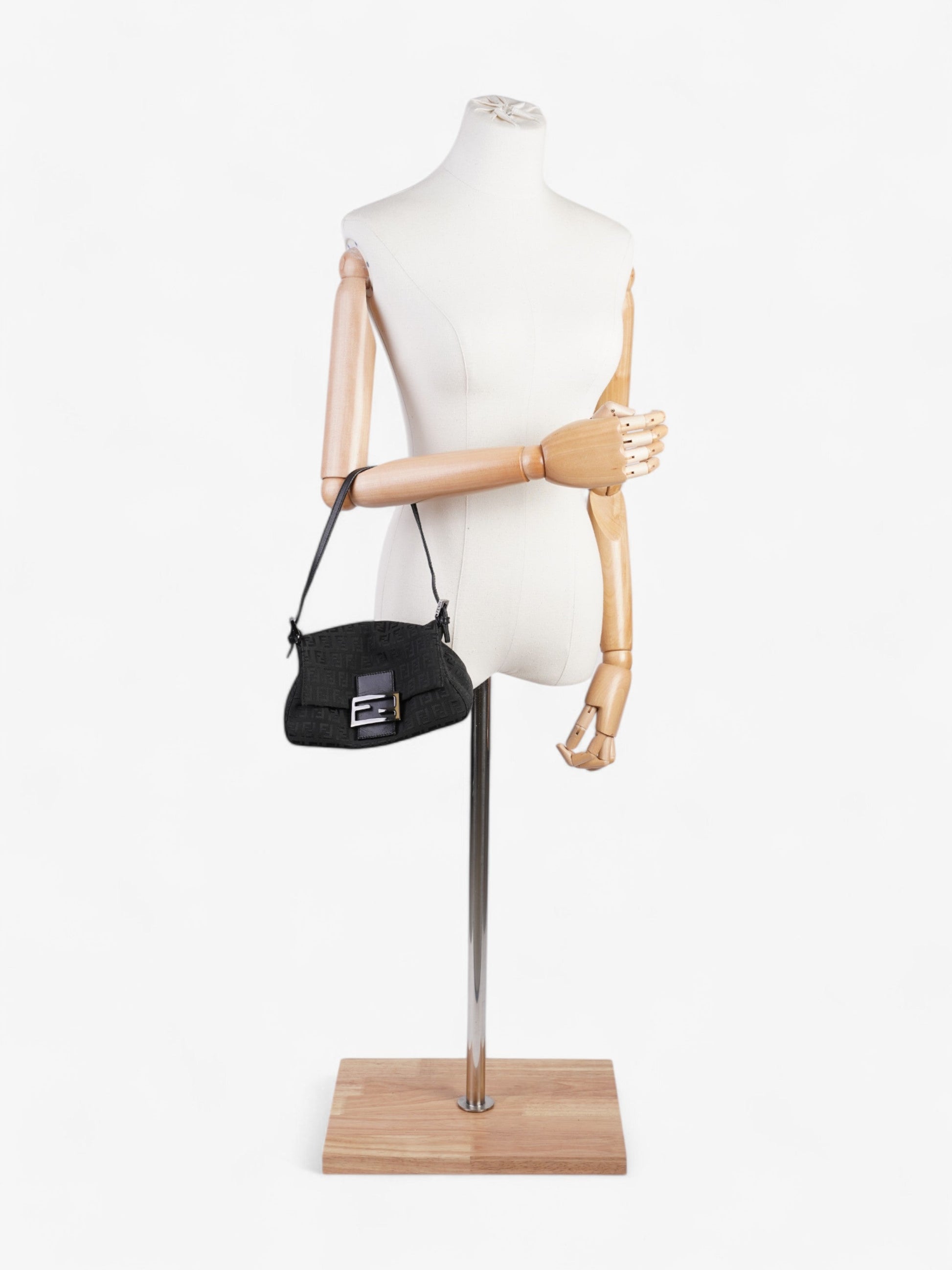 Fendi Mamma Baguette Shoulder Bag - Ewore Bags