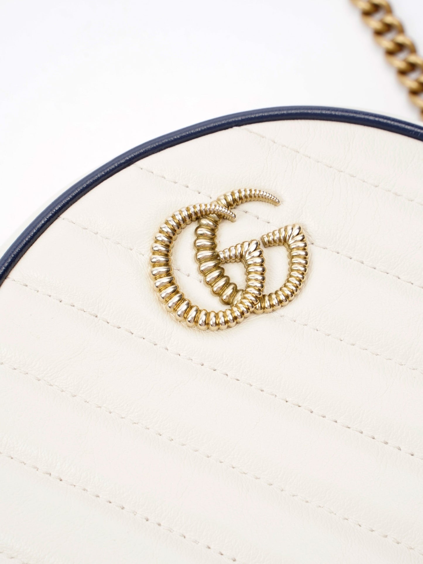Gucci GG Marmont Round White / Navy Blue Matelasse Leather