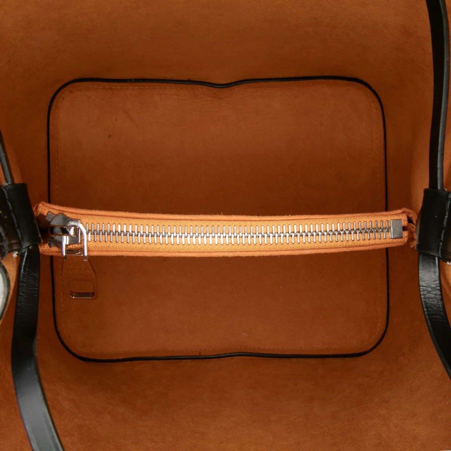 White Louis Vuitton Epi NeoNoe MM Bucket Bag