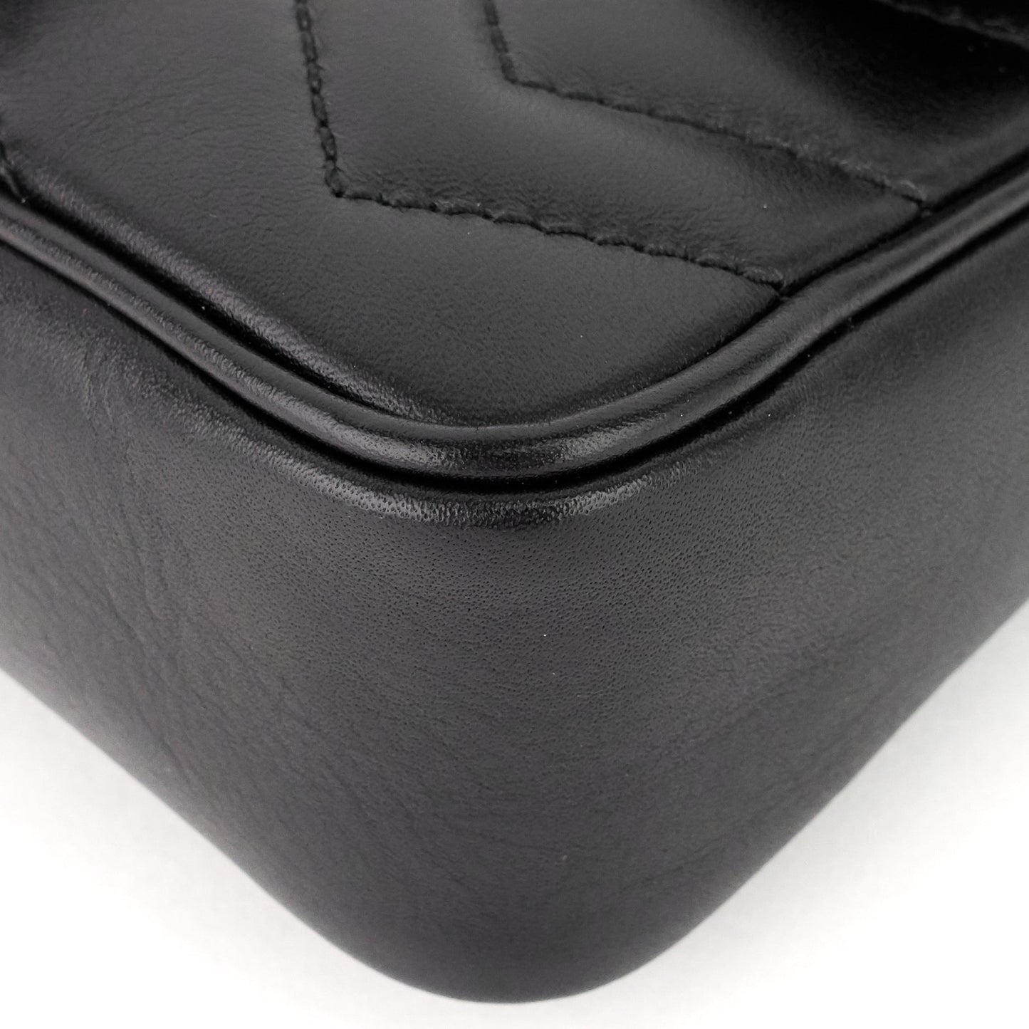 Gucci GG Marmont Super Mini Matelass? Leather Bag