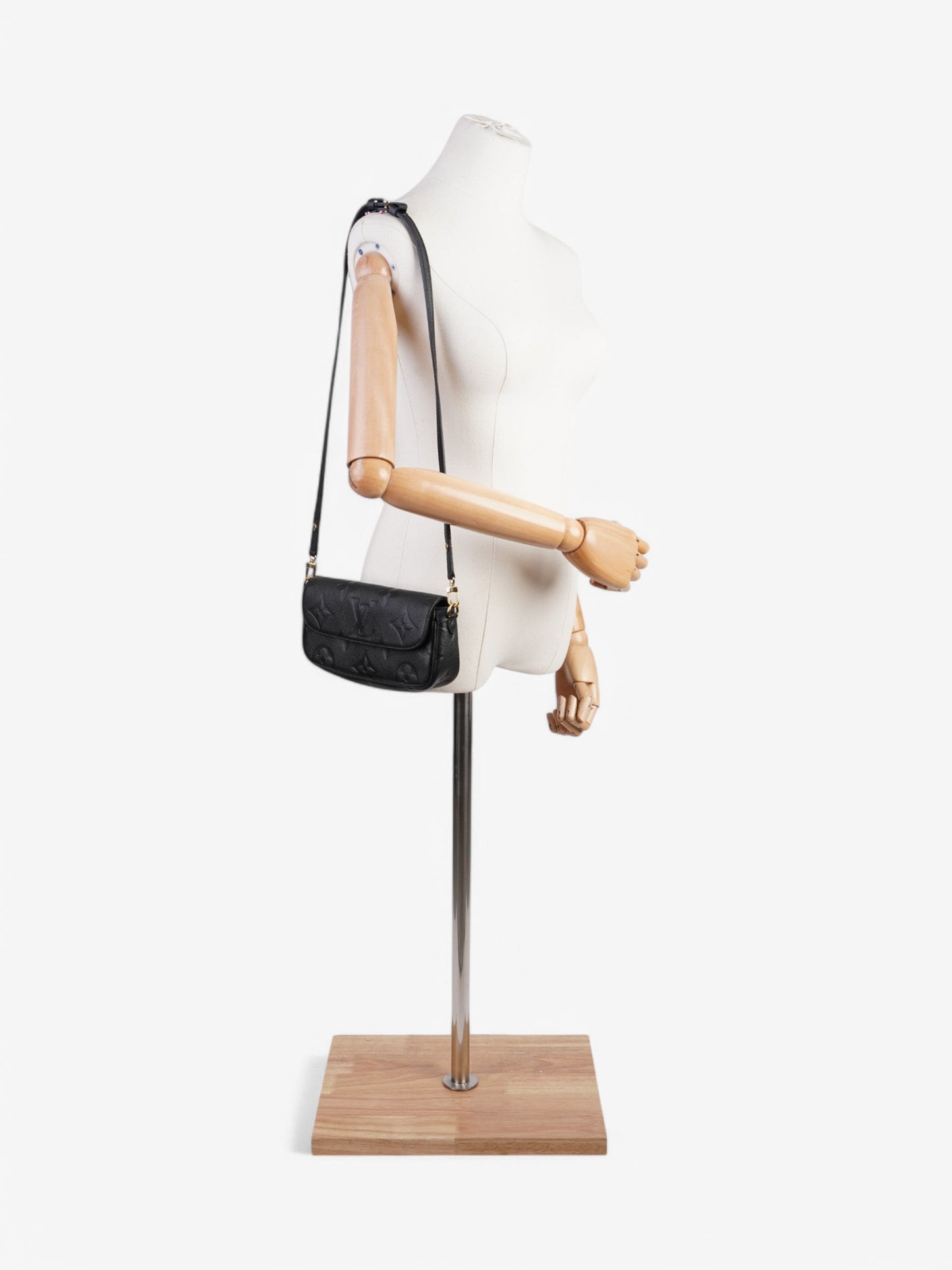 Louis Vuitton Ivy  Black Embossed Leather