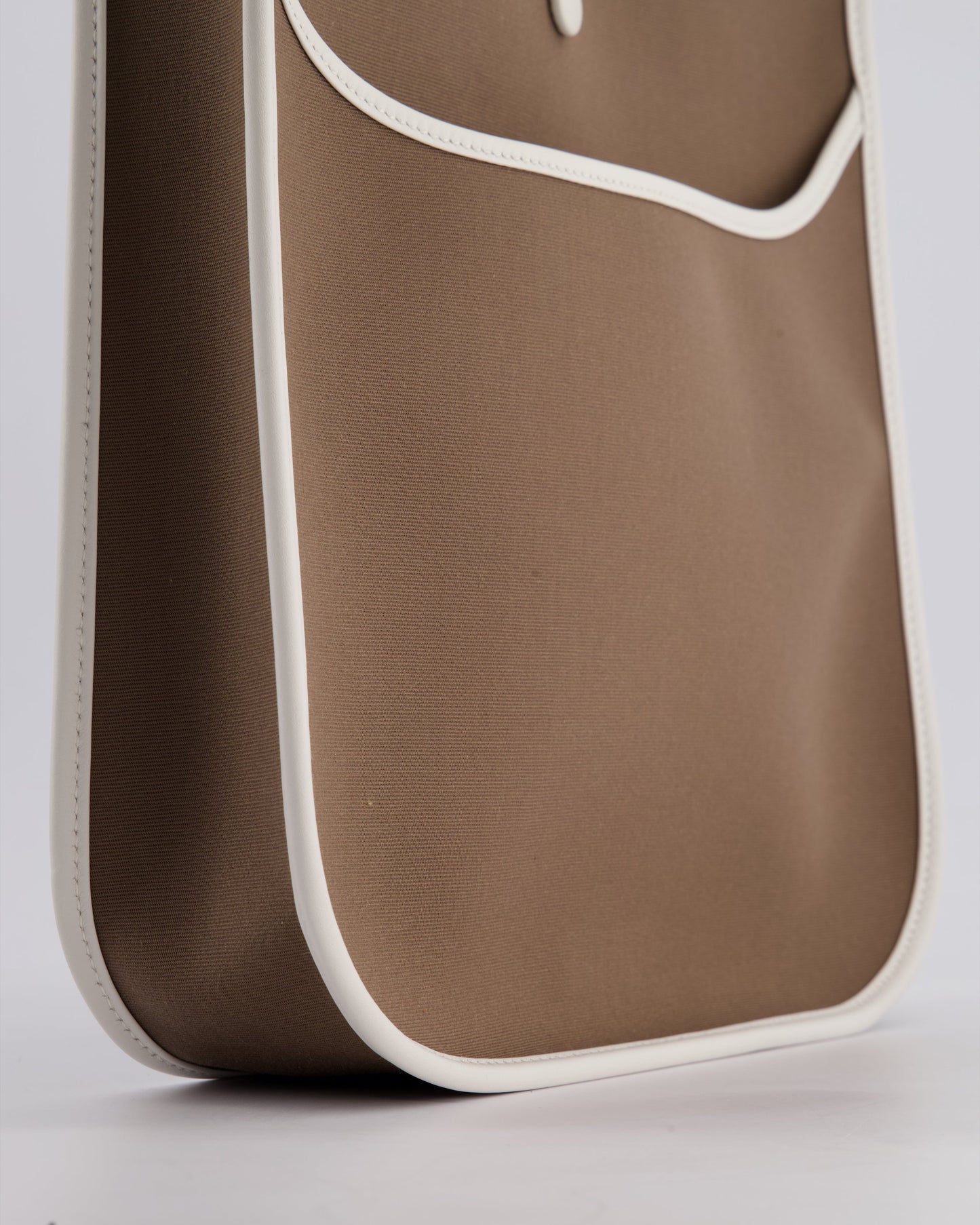 Hermès Evelyne 29 in Neo Etoupe Canvas and White with Palladium Hardware