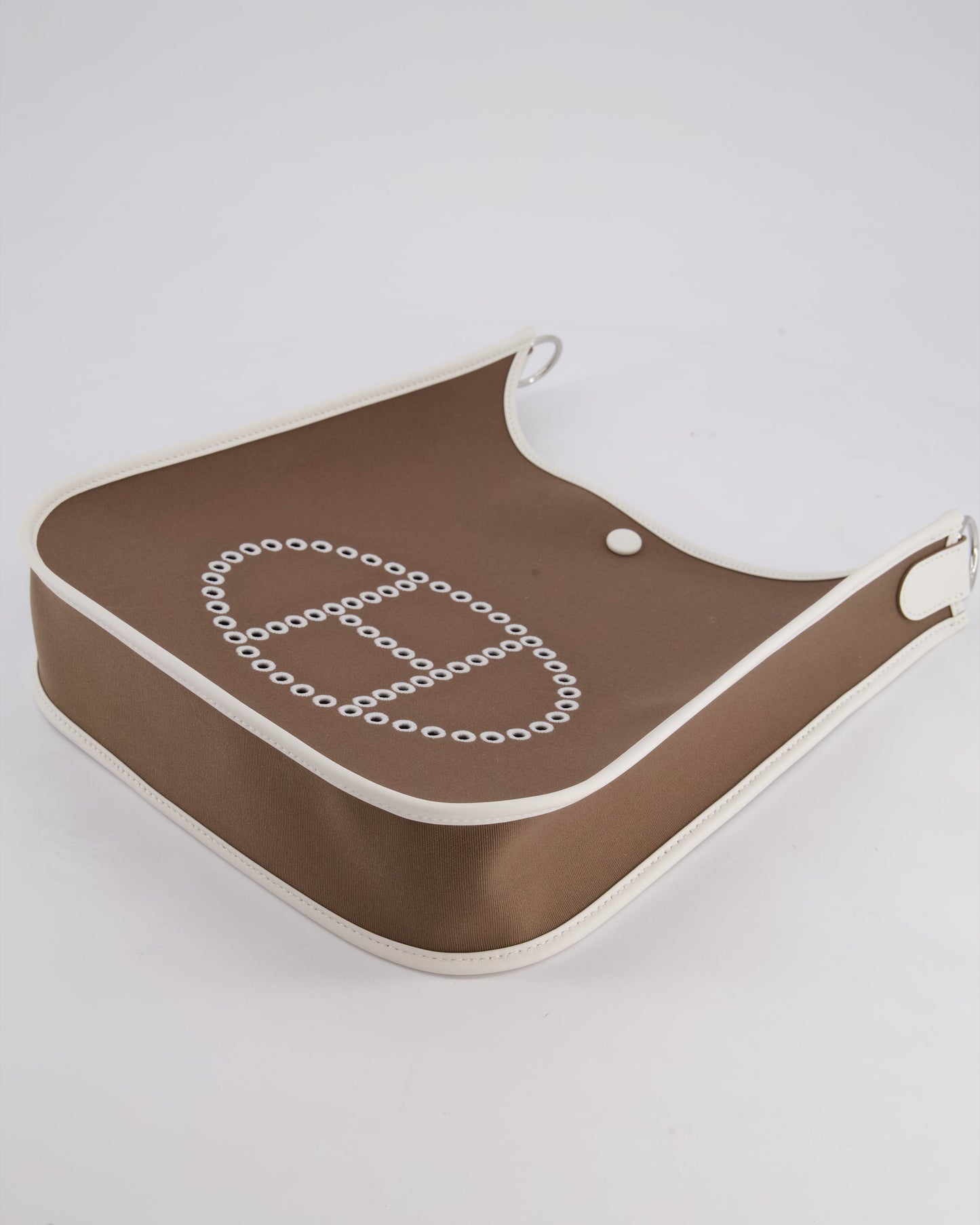 Hermès Evelyne 29 in Neo Etoupe Canvas and White with Palladium Hardware