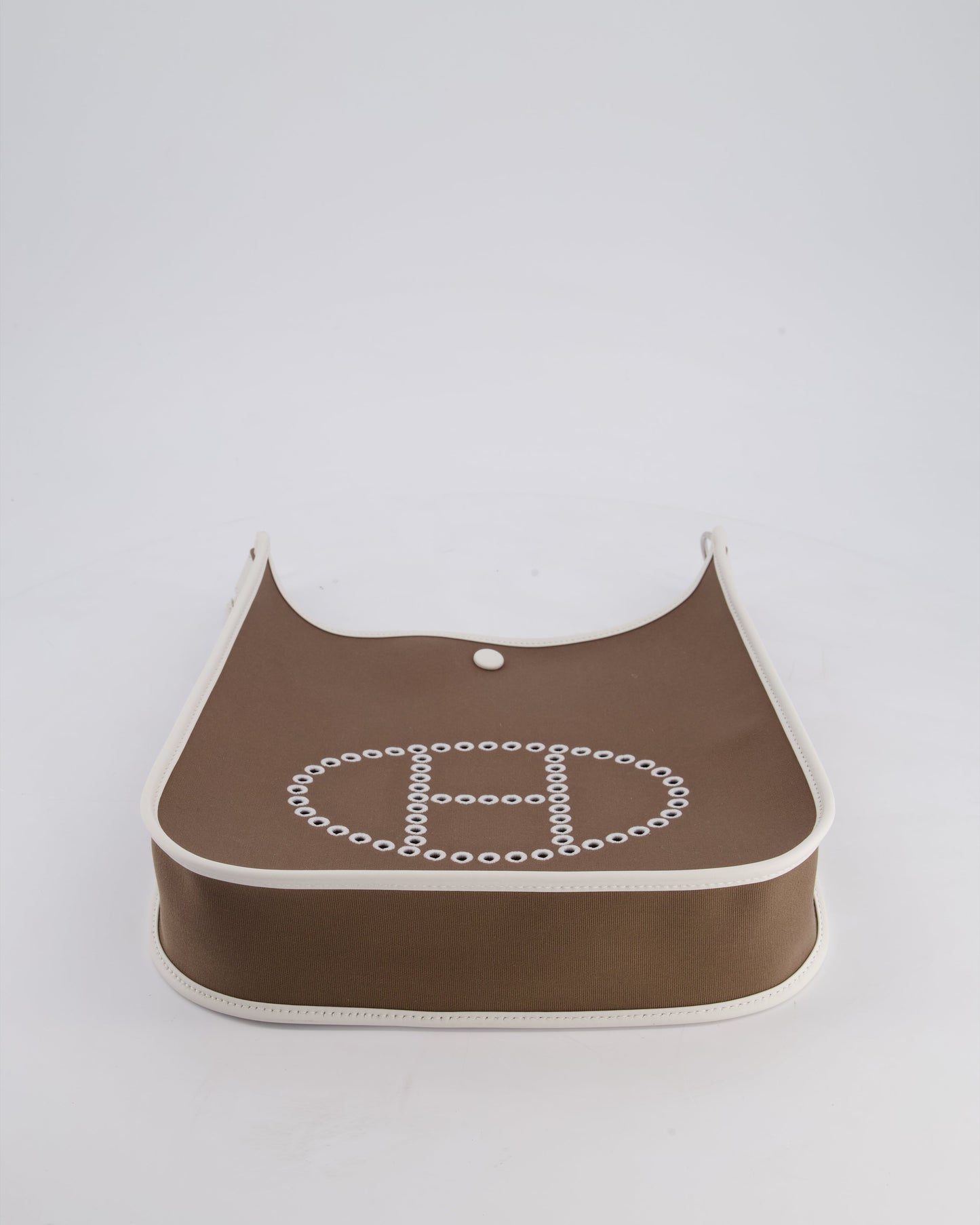 Hermès Evelyne 29 in Neo Etoupe Canvas and White with Palladium Hardware