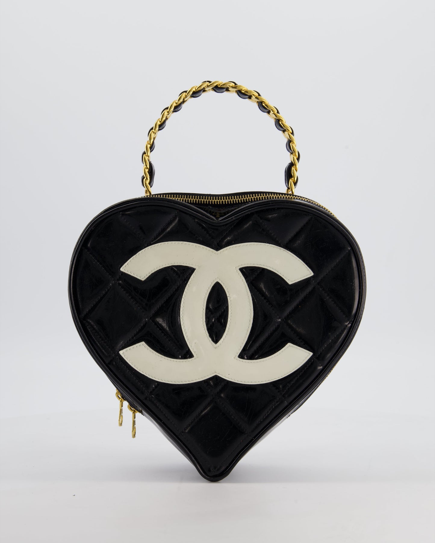 *RARE COLLECTORS ITEM* Chanel 1995 Black Heart Vanity Bag with White CC Logo and Gold Chain Handle Detail