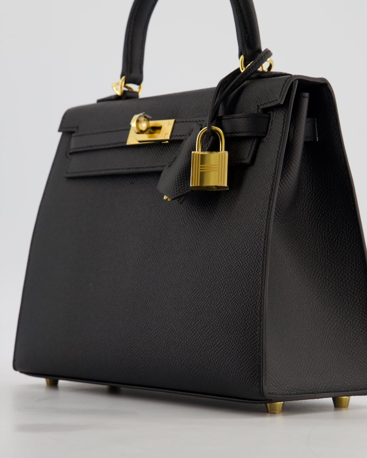*HOT* Hermès Kelly 25 Sellier Bag in Noir Epsom Leather with Gold Hardware