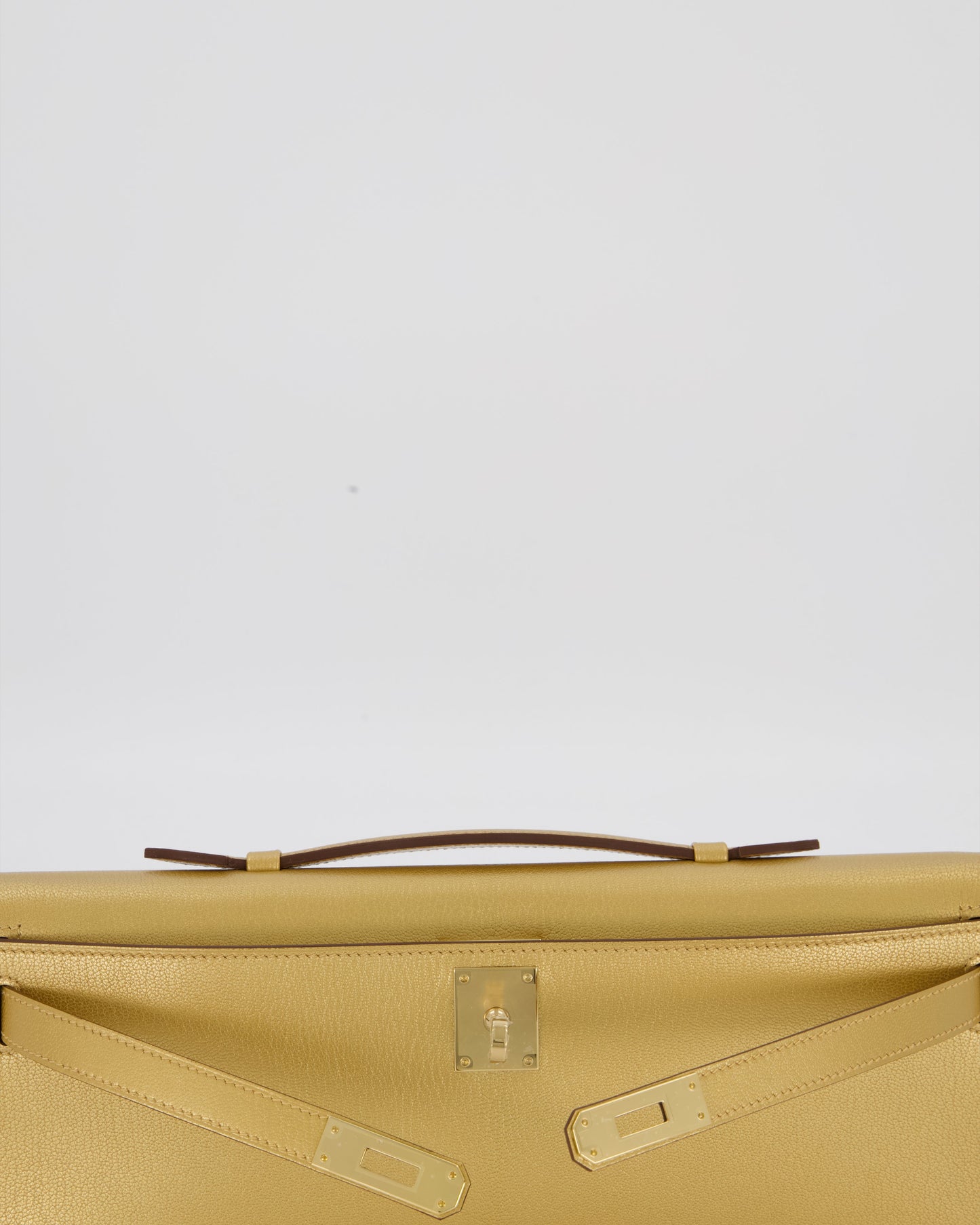 *SUPER RARE* Hermès Kelly Cut Bag in Doré Chévre Chamkila Leather with Permabrass Hardware