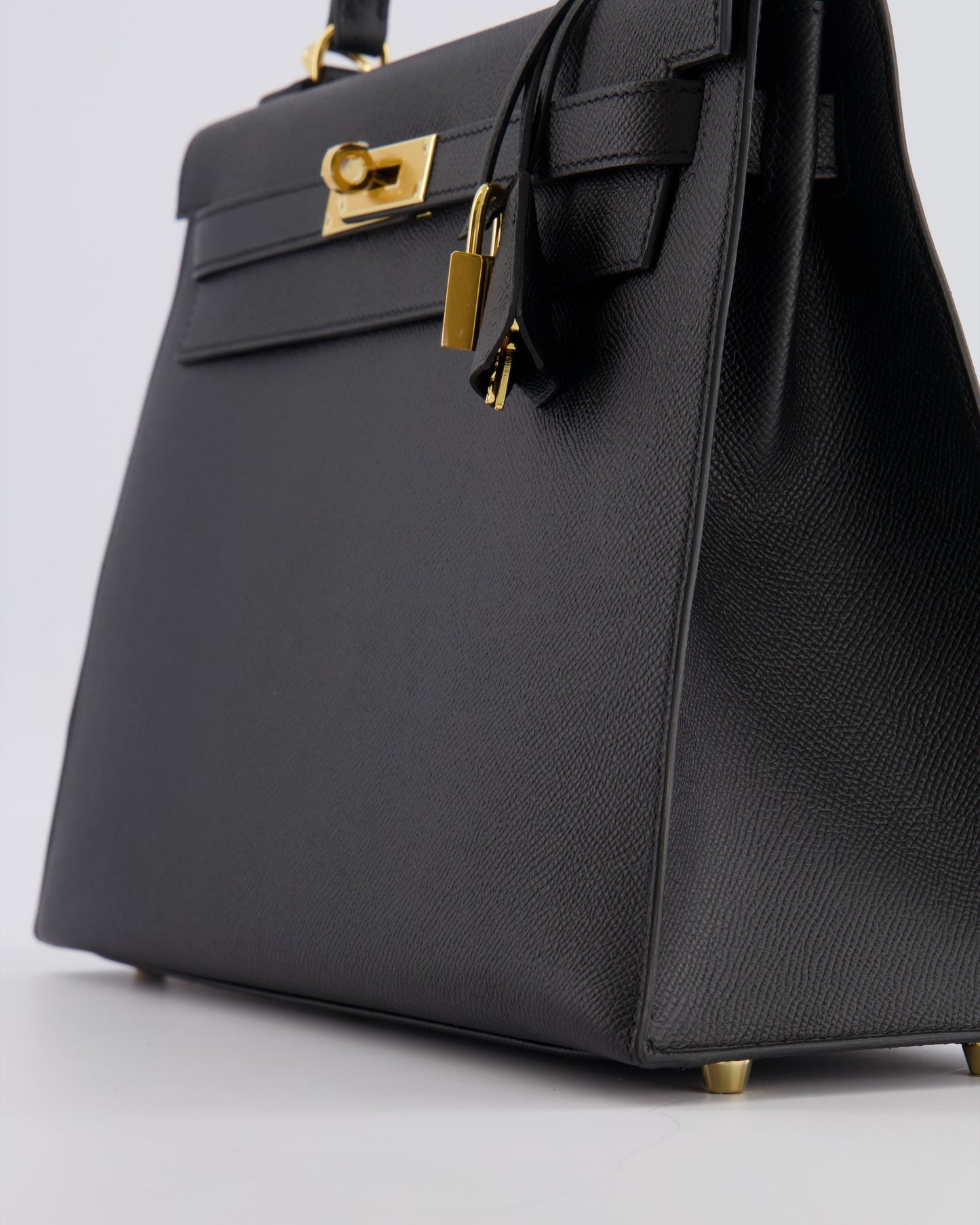 Hermès Kelly 32 Sellier Bag in Noir Epsom Leather with Gold Hardware