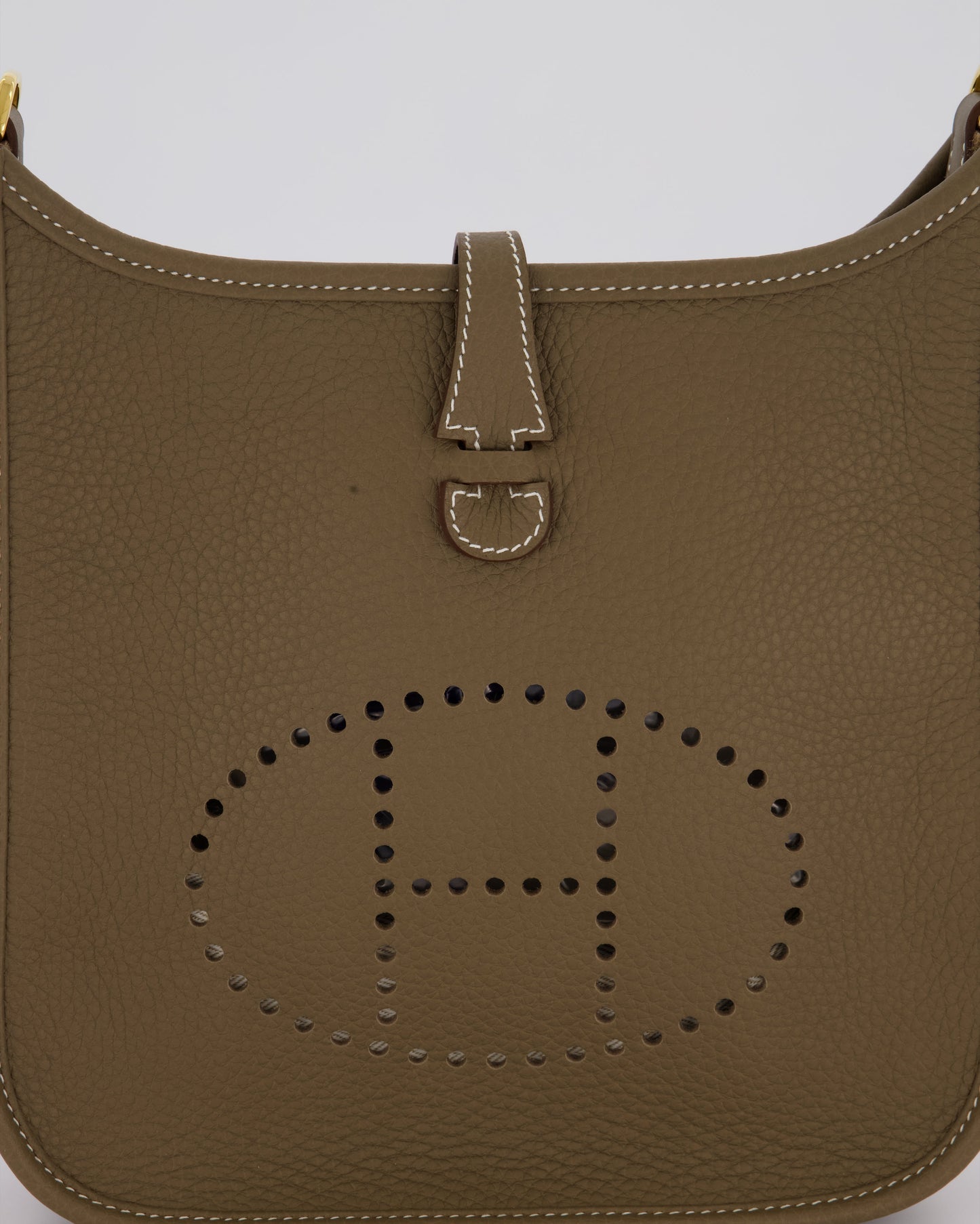 *HOT & RARE* Hermès Evelyne III 23 Bag in Etoupe Taurillon Clemence Leather with Gold Hardware