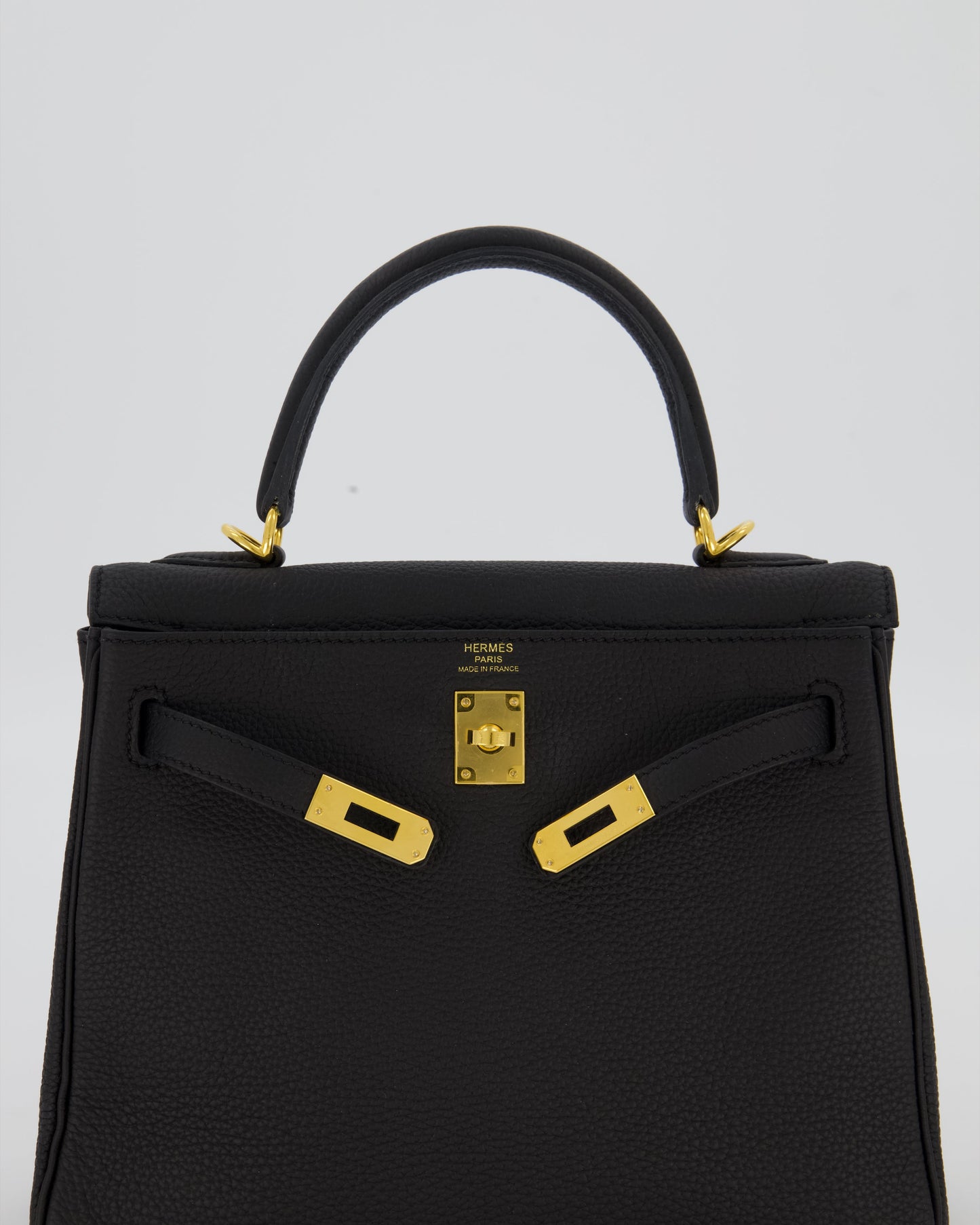 Hermès Kelly 25 Retourne Bag in Noir Togo Leather with Gold Hardware