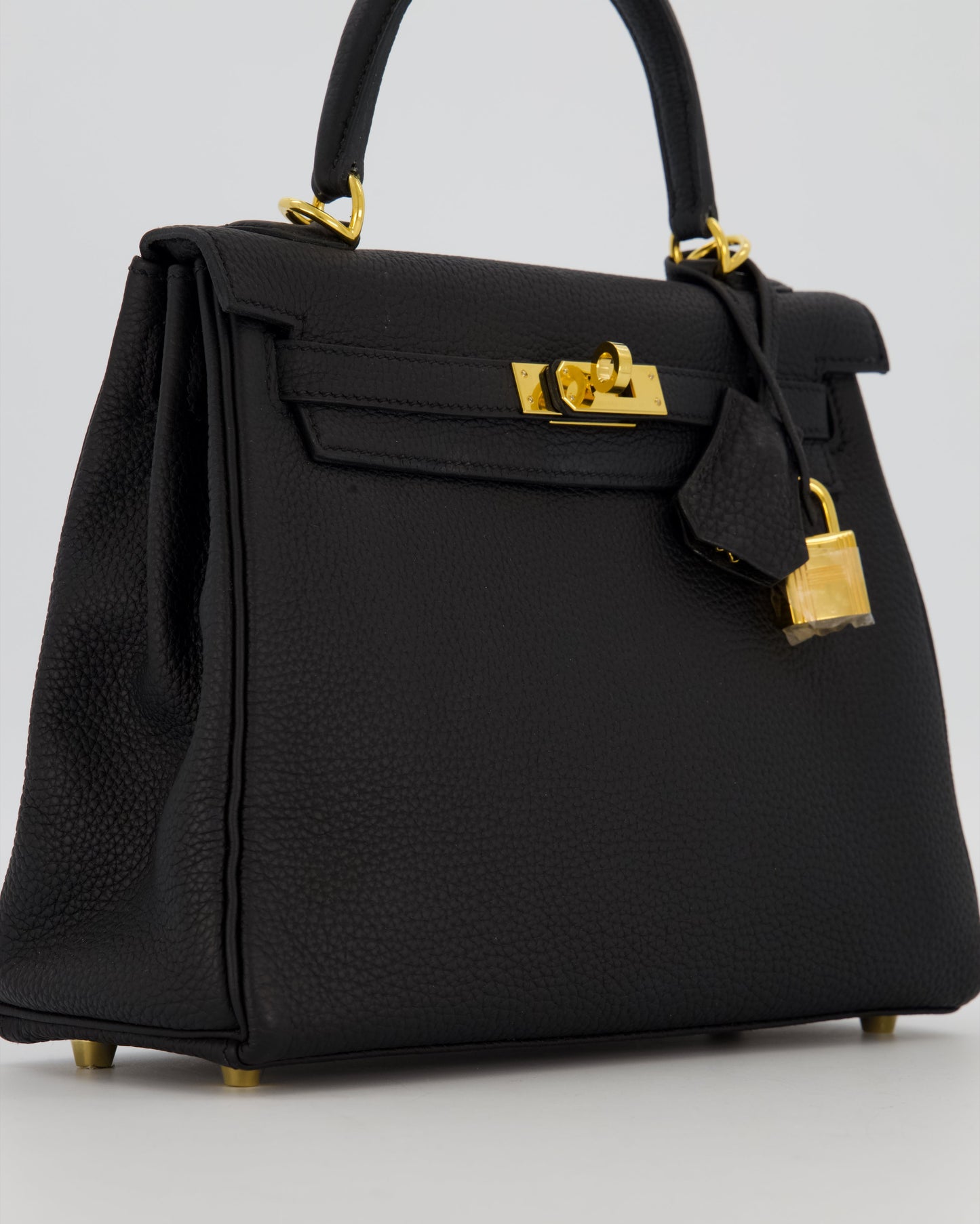 Hermès Kelly 25 Retourne Bag in Noir Togo Leather with Gold Hardware