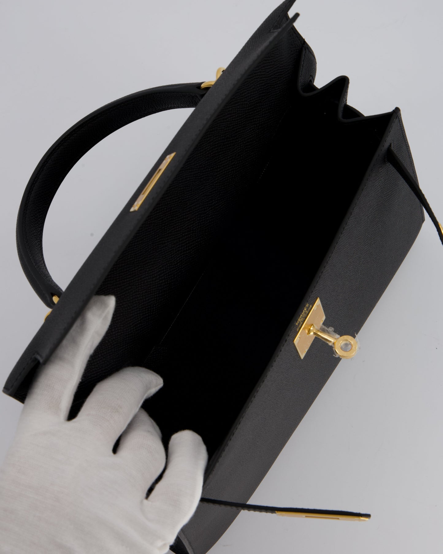 Hermès Kelly 28 Sellier Bag in Noir Epsom Leather with Gold Hardware