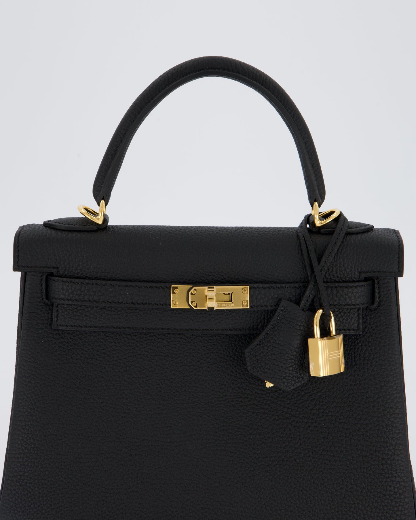 Hermès Kelly 25 Retourne Bag in Noir Togo Leather with Gold Hardware