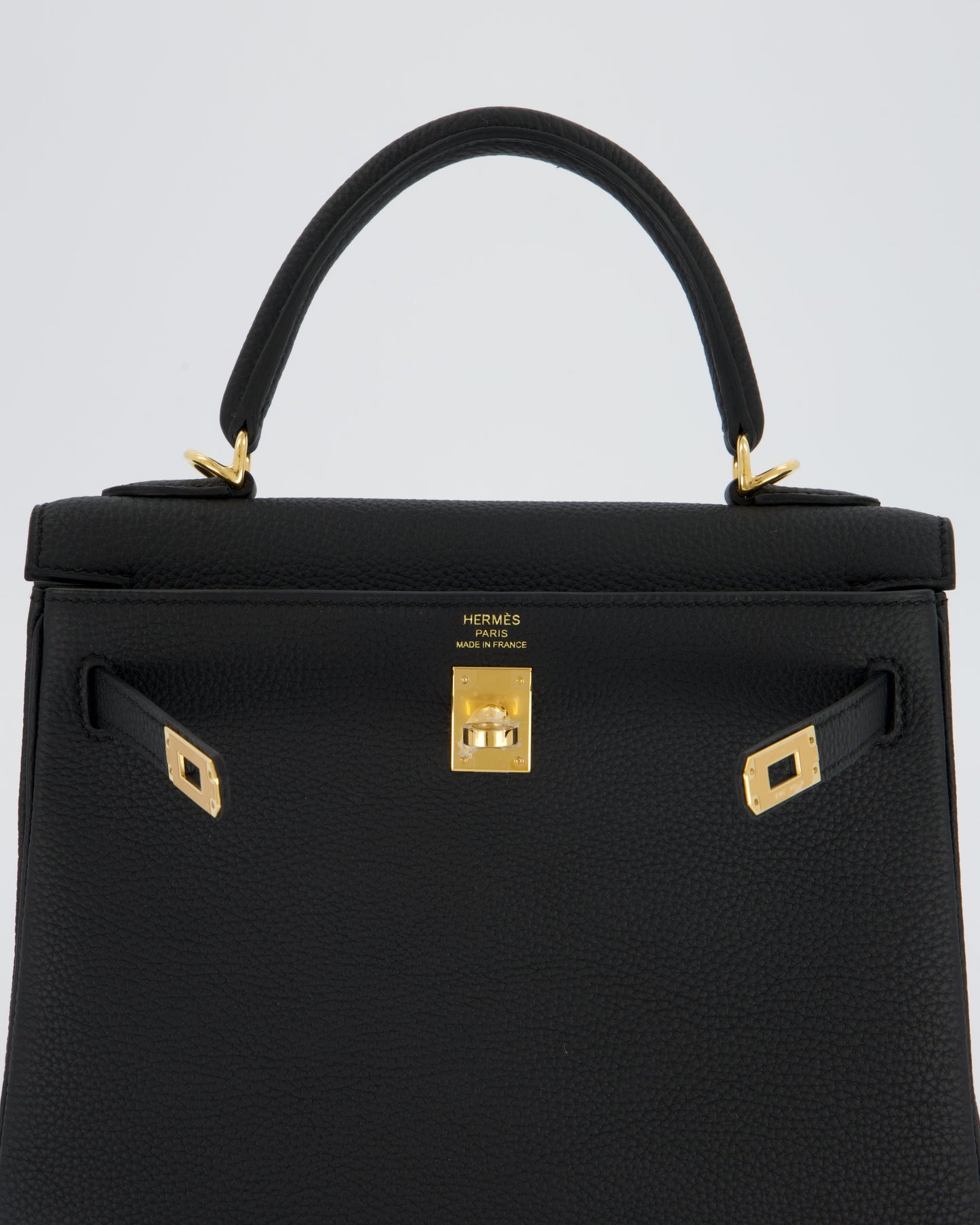 Hermès Kelly 25 Retourne Bag in Noir Togo Leather with Gold Hardware