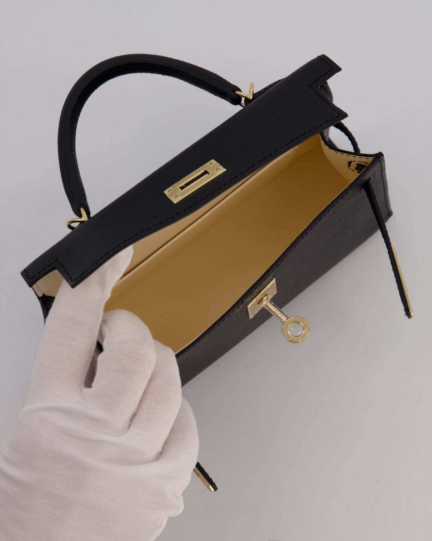 *SUPER RARE* Hermès HSS Mini Kelly II 20 Verso Bag in Noir Epsom Leather with Permabrass Hardware and Nata Interior