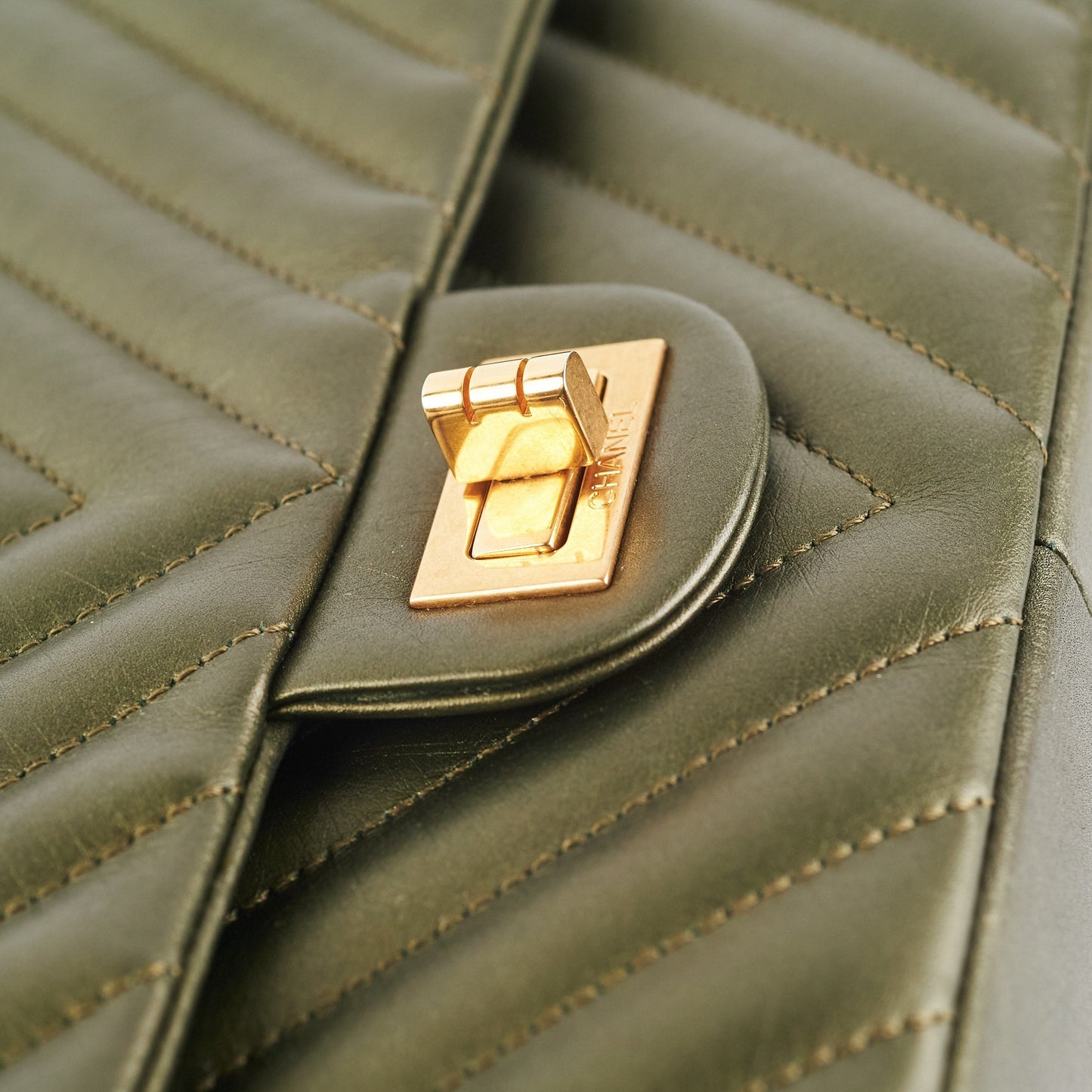 Chanel Chevron Reissue 226 Medium Khaki Green Metallic