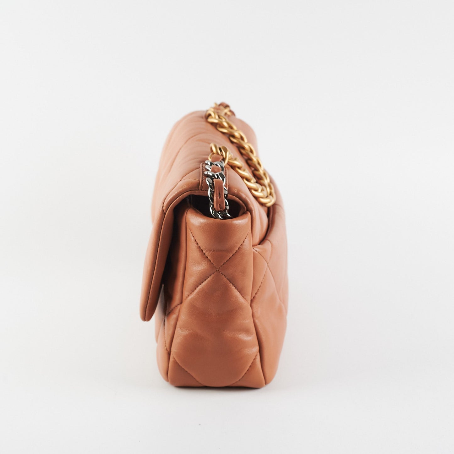 Chanel 19 Small Caramel 21P (Microchip)