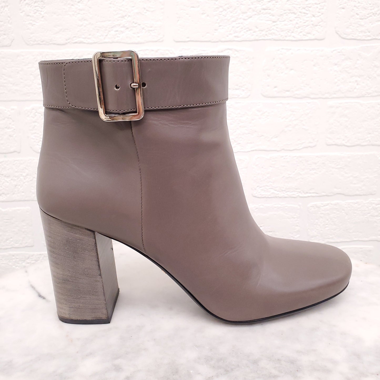PRADA GREY LEATHER BOOTIES WITH BUCKLES - SIZE 38.5