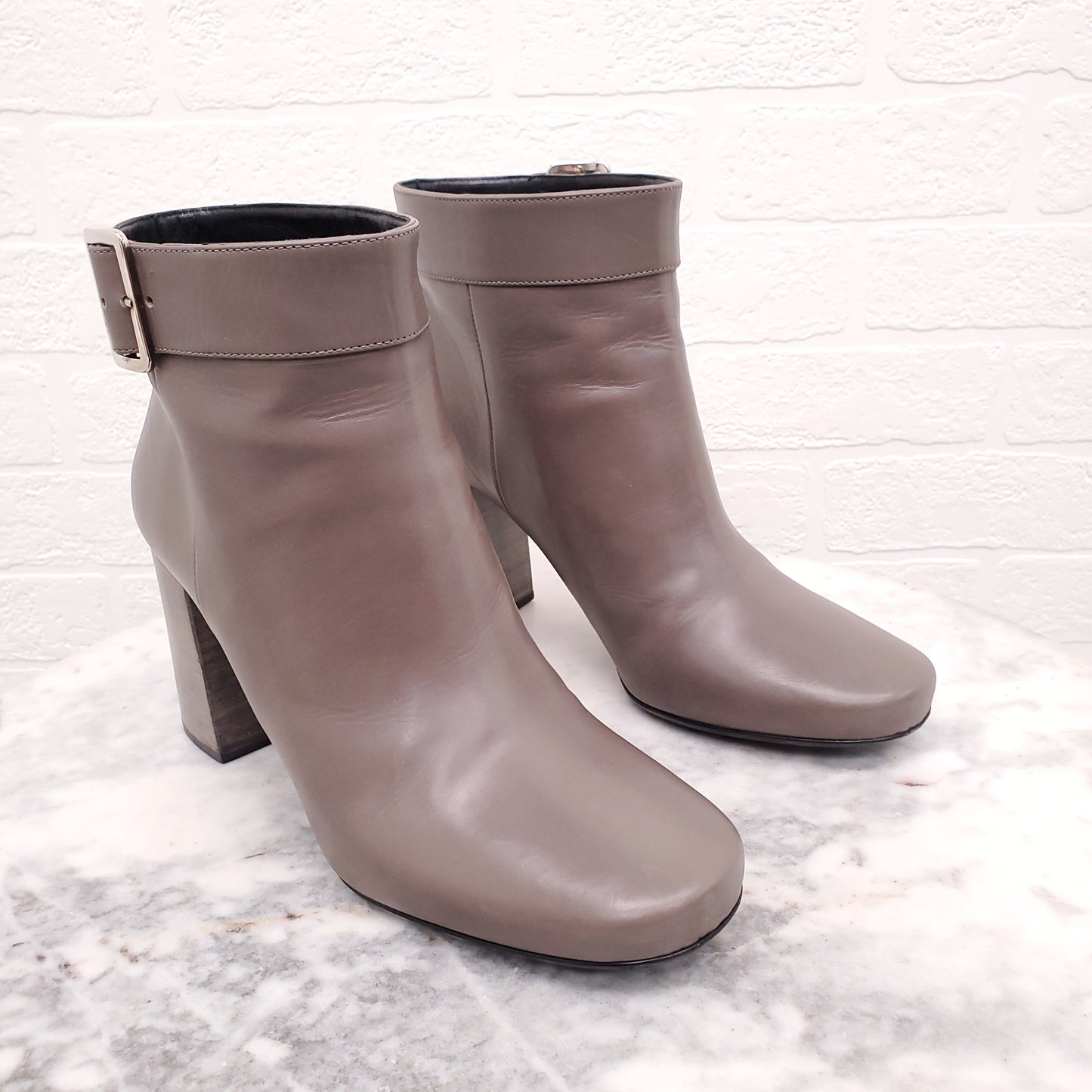 PRADA GREY LEATHER BOOTIES WITH BUCKLES - SIZE 38.5