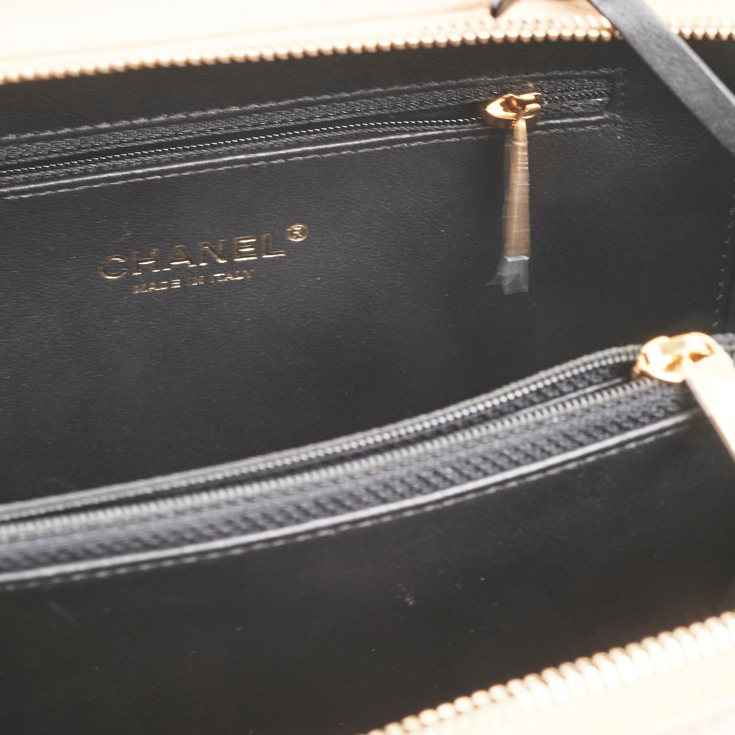 Chanel Filigree Vanity Case Beige/Black